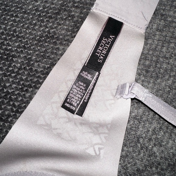 Illusions Smooth Uplift Strapless Bra - Picture 5 of 5